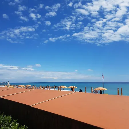 Alojamento de Acomodação e Pequeno-almoço Ghiro Ghiotto Pietra Ligure