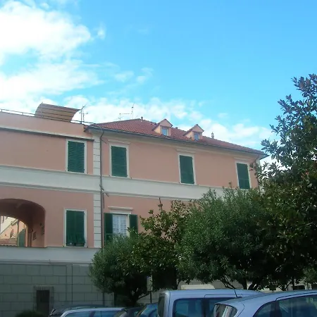 Ghiro Ghiotto 3* Pietra Ligure