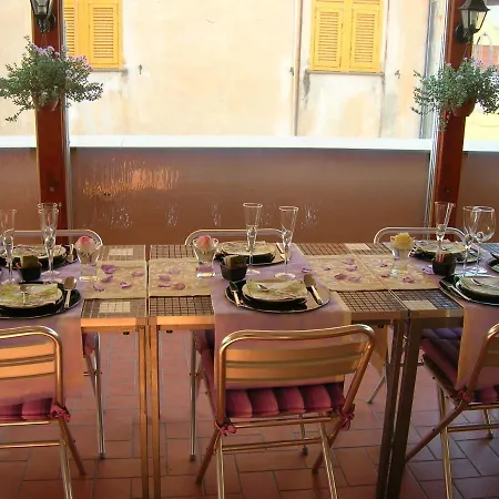 Ghiro Ghiotto Bed & Breakfast Pietra Ligure